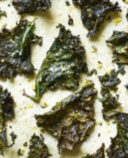Crunchy kale and parmesan crisps