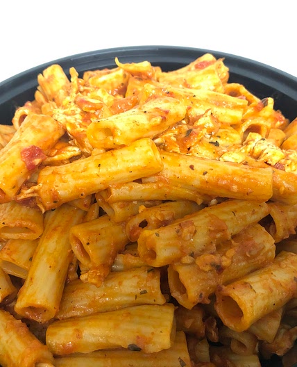 Spicy chicken rigatoni