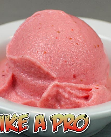 LOW Fat Frozen Strawberry Yogurt Ice Cream Recipe