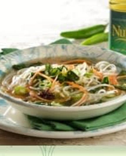 Sopa de verduras y fideos