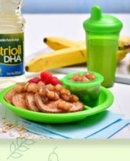 HOT CAKES DE PLATANO Y AVENA CON TOOPING DE MANZANA.