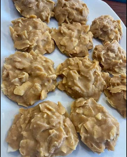 No bake peanut butter clusters 🥜