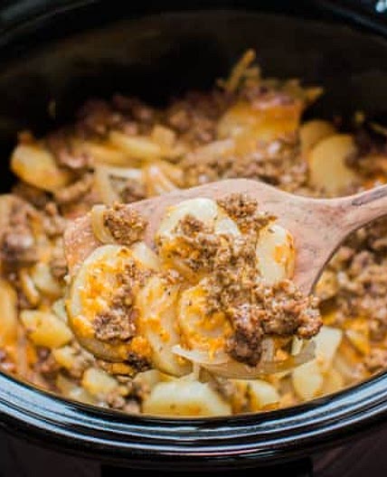 Slow Cooker Beef and Potatoes Au Gratin