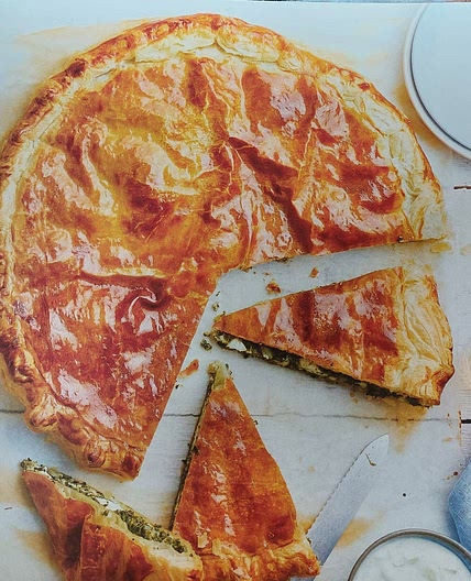 Spanakopita et sauce au concombre