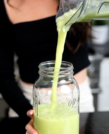 GLOWING GREEN JUICE 