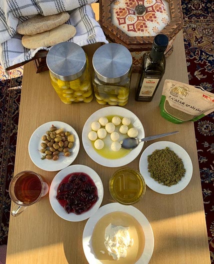Labneh balls (mdahbara) 