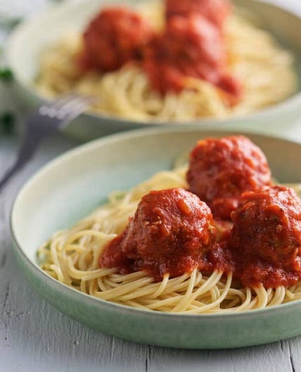 Meatballs with Tomato Sauce and Pasta