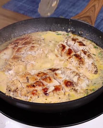 Chicken in Garlic Paprika cream sauce