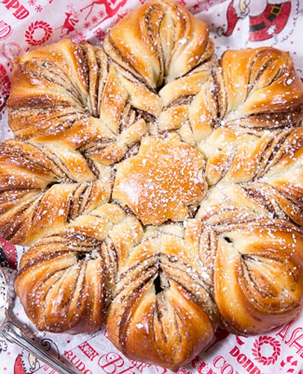 Sweet Snowflake | White Poppy Seed Bread