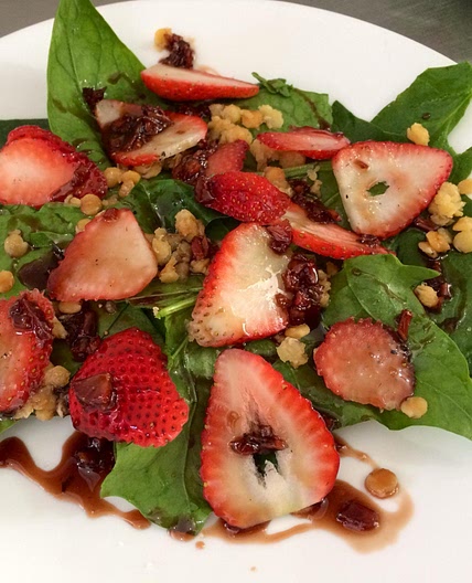 Receita de Salada de espinafres frescos e morangos