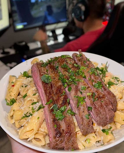SPICY STEAK PASTA⤵️