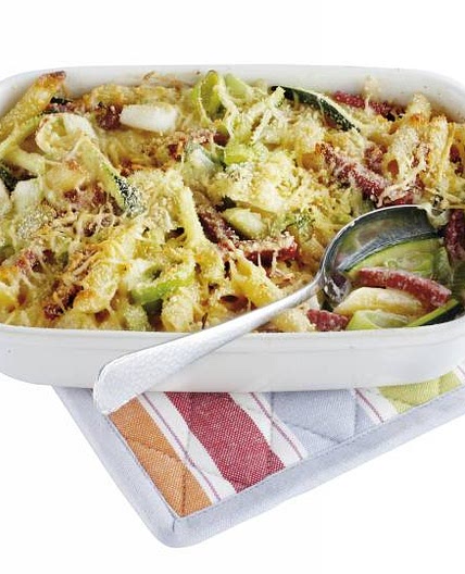 Pasta uit de oven met prei en courgette