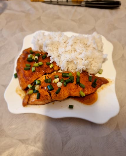 Honey Sriracha Salmon by Teo