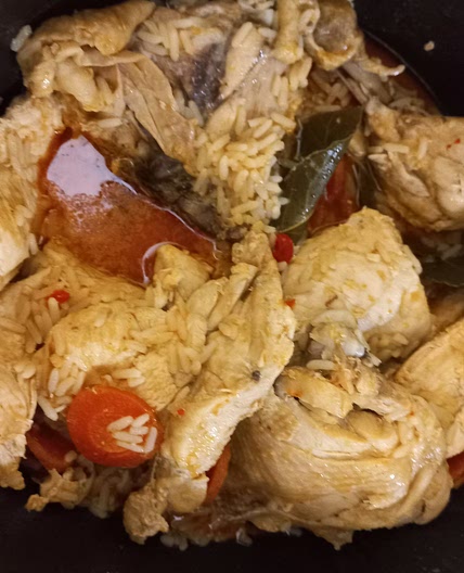 Pollo  con arroz.