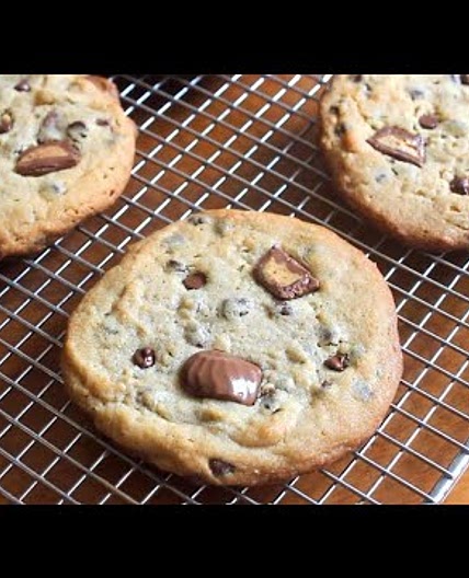 The correct way to use Reese's Cups | SweetTreats