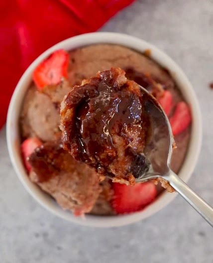 Chocolate Strawberry Baked Oats (vegan, gluten free)