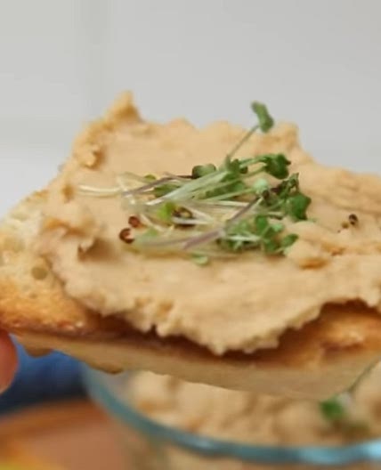 Romanian White Bean Garlic spread (Fasole Batuta cu Usturoi )