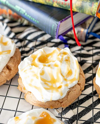 Crumbl - inspired Butterbeer Harry Potter Cookies