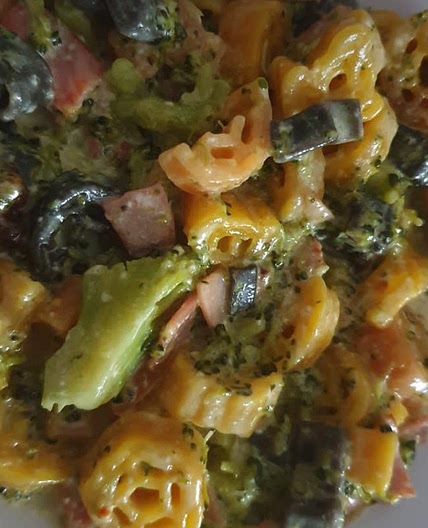 One Pot Pasta mit Brokkoli und Schinken