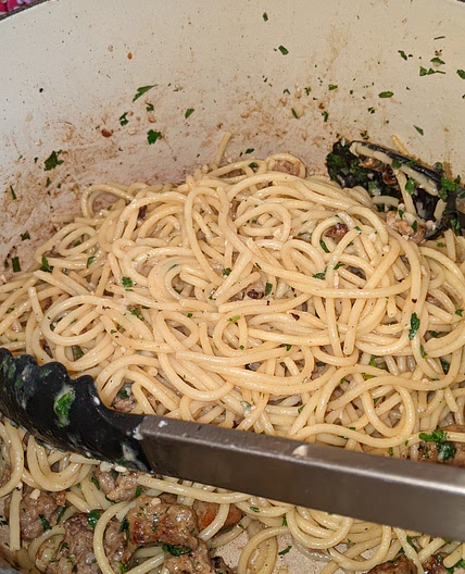 Spaghetti Aglio e Olio e Salsiccia (Spaghetti With Garlic, Olive Oil & Sausage)