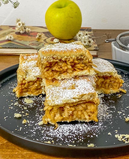 Delicious Hungarian Apple Pie Recipe | Easy Dessert Idea