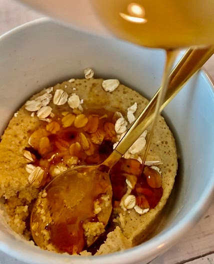 2 min “Baked” Maple oats in a cup 