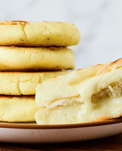 Arepas con Queso Recipe