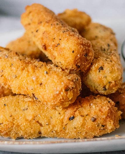 Vegane Mozzarellasticks aus Cashewkernen