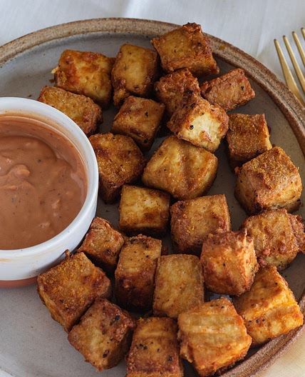 Crispy Air Fryer Tofu Nuggets with Sriracha Tahini Sauce