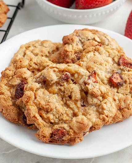 Strawberry Oatmeal Cookies