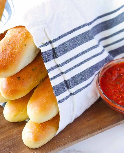 Copycat Olive Garden Breadsticks
