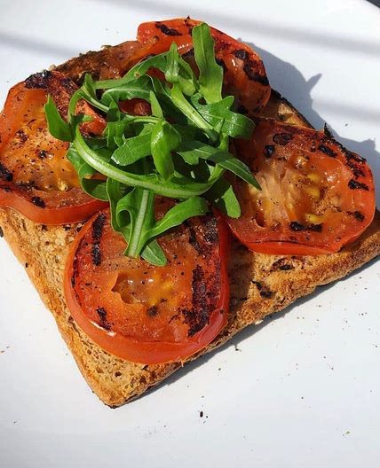 Tomatoes on toast