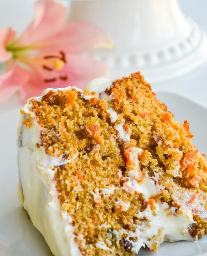 Moist and Easy Carrot Cake Recipe