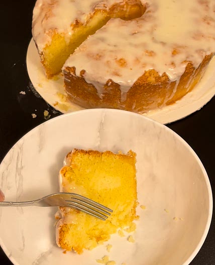 Lemon Supreme Poundcake 