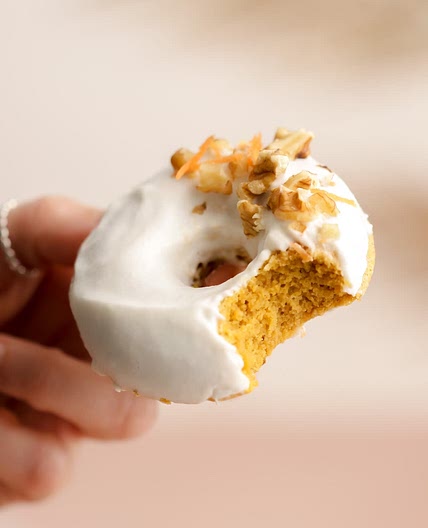 CARROT CAKE DONUTS