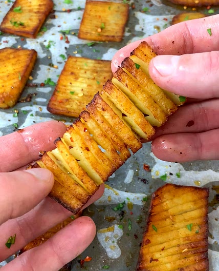 CRISPY ACCORDION POTATOES