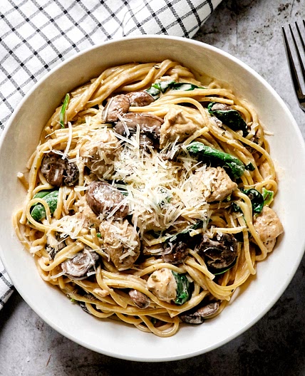 Instant Pot Creamy Chicken and Mushroom Spaghetti