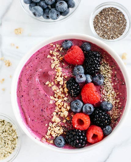 tropical smoothie bowl