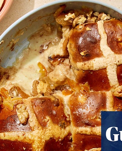 Hot cross bun pudding