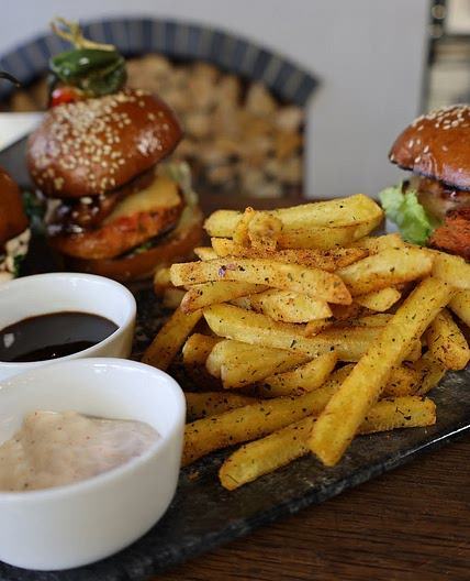 Banging Tandoori Chicken Burgers - James Martin Chef