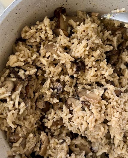 One pot creamy mushroom rice vegan