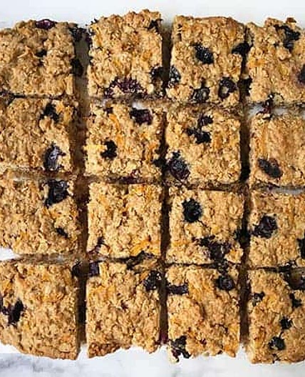 Easy Oatmeal Bars with Blueberry and Carrot