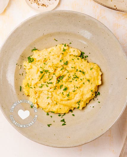 Chenchen [Recipe + Video] Dominican Cracked Corn Pilaf