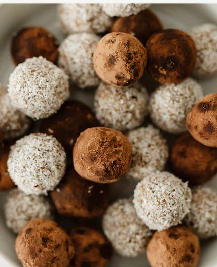 SWEET RAW BALLS