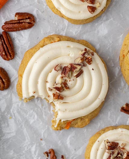 Crumbl 🙀 Carrot Cake Cookies