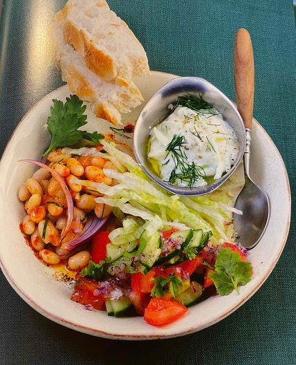TÜRKISCHE SALATPLATTE 