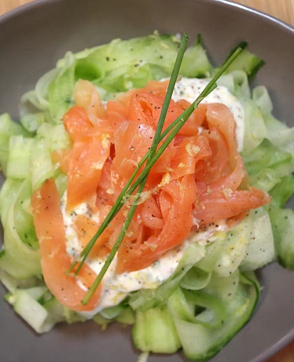 Tagliatelles de concombre au saumon fumé