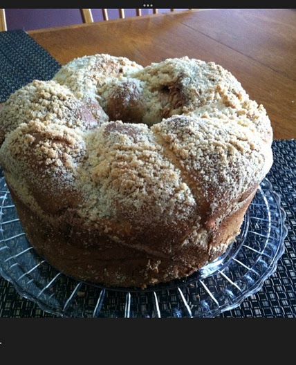Babci’s Cinnamon Meringue Babka