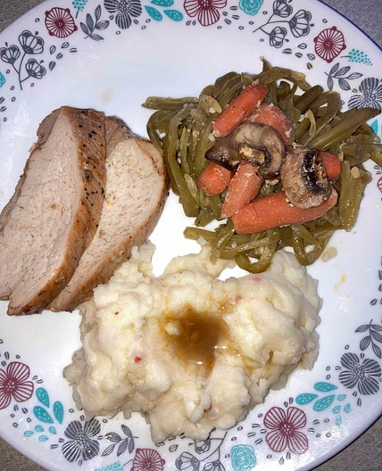 Pork Roast w mashed potatoes and veggies