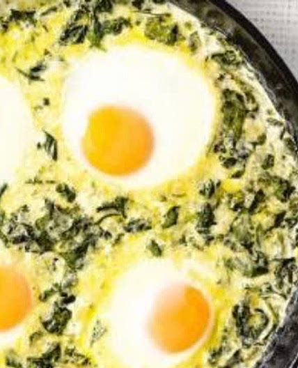 Baked Eggs in Creamy Spinach